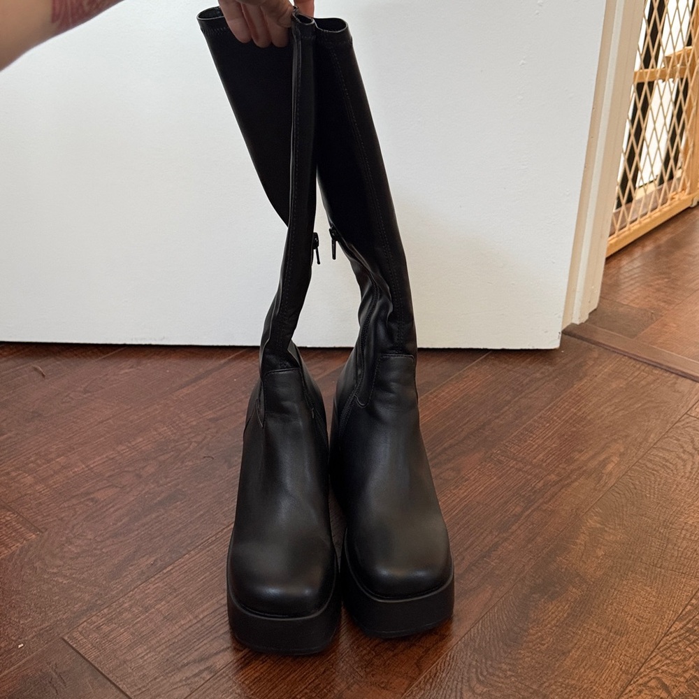 Steve Madden Black Platform Knee-High Boots Size 8 - Picture 3 of 4